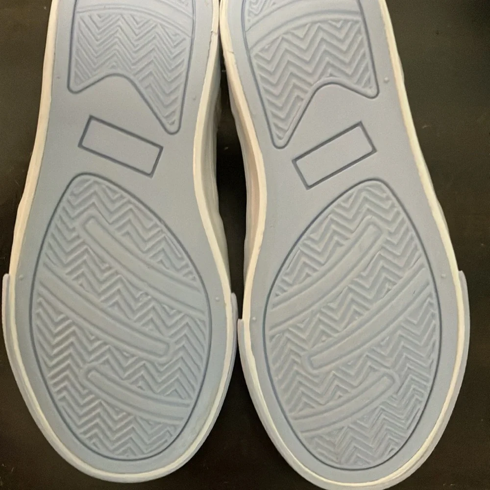NWT (taken off for pictures) COLORBLOCKED SNEAKER by Janie & Jack